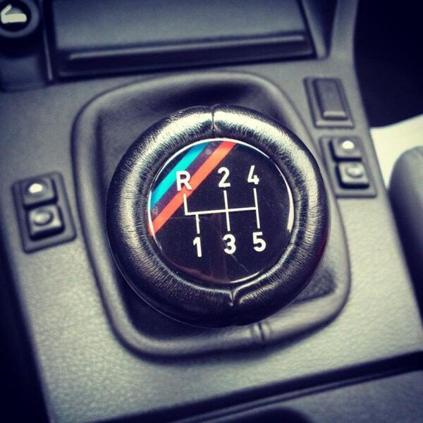 Sportwagens met een Dog-leg versnellingsbak